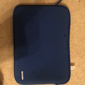 Zippered laptop case by Incase